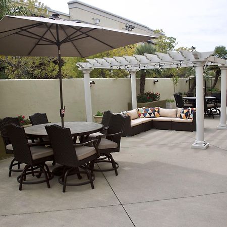 Holiday Inn Express Hotel & Suites Vacaville By Ihg Bagian luar foto