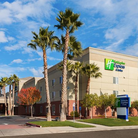 Holiday Inn Express Hotel & Suites Vacaville By Ihg Bagian luar foto
