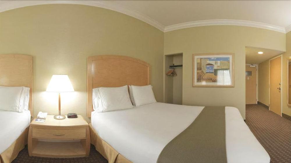 Holiday Inn Express Hotel & Suites Vacaville By Ihg Bagian luar foto