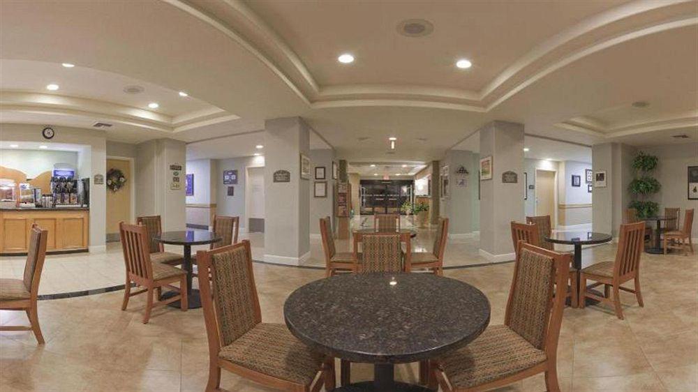 Holiday Inn Express Hotel & Suites Vacaville By Ihg Bagian luar foto