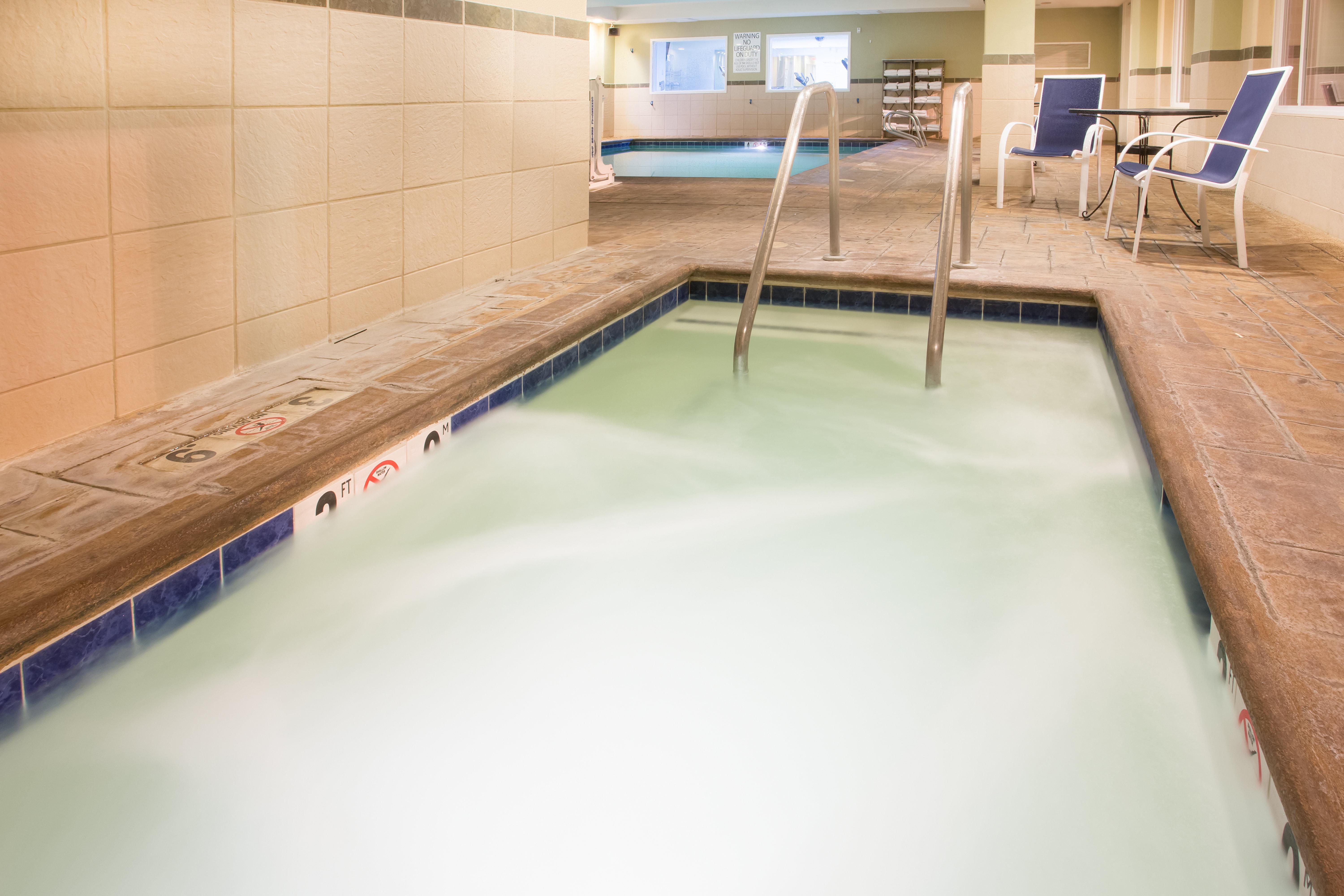 Holiday Inn Express Hotel & Suites Vacaville By Ihg Bagian luar foto