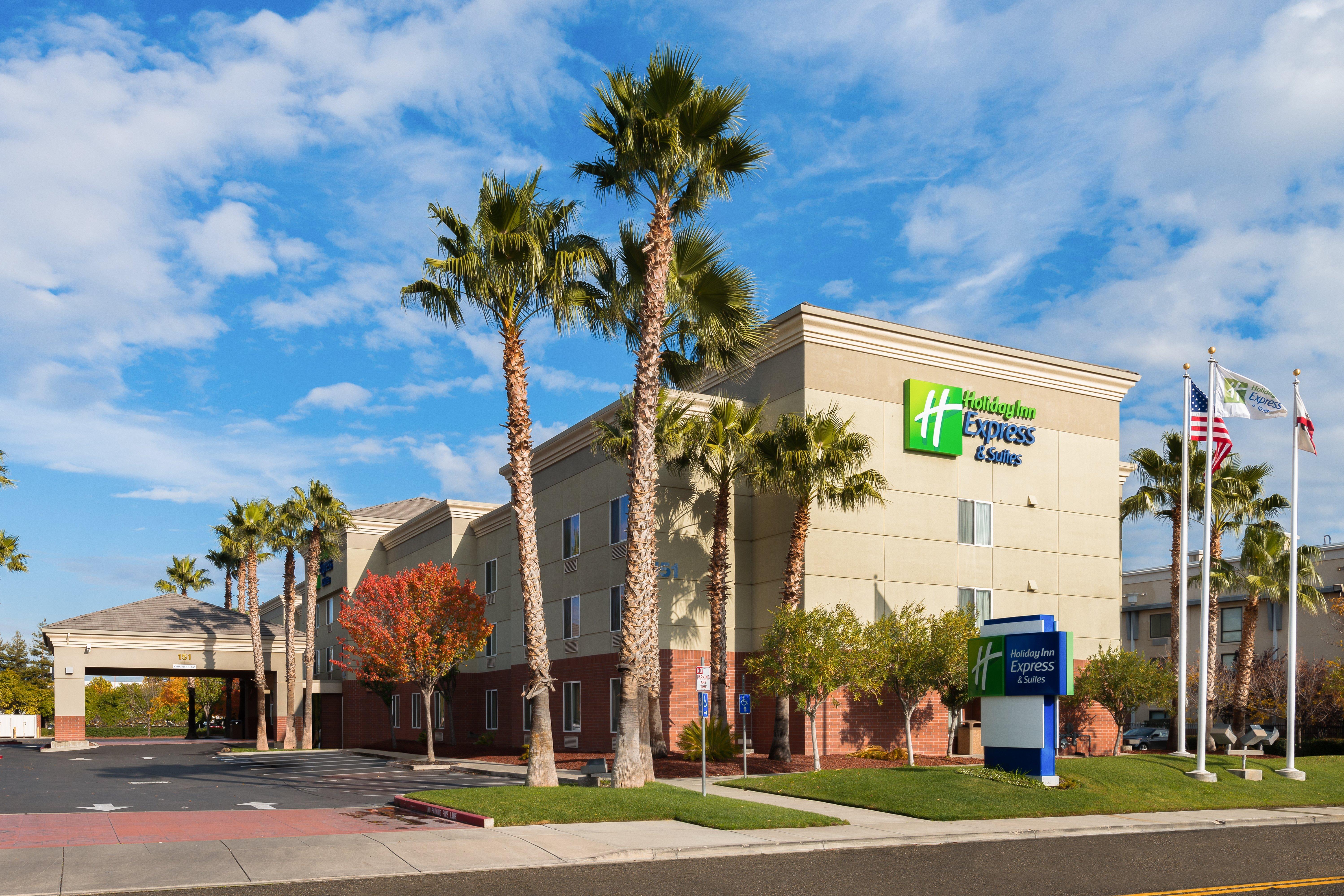 Holiday Inn Express Hotel & Suites Vacaville By Ihg Bagian luar foto
