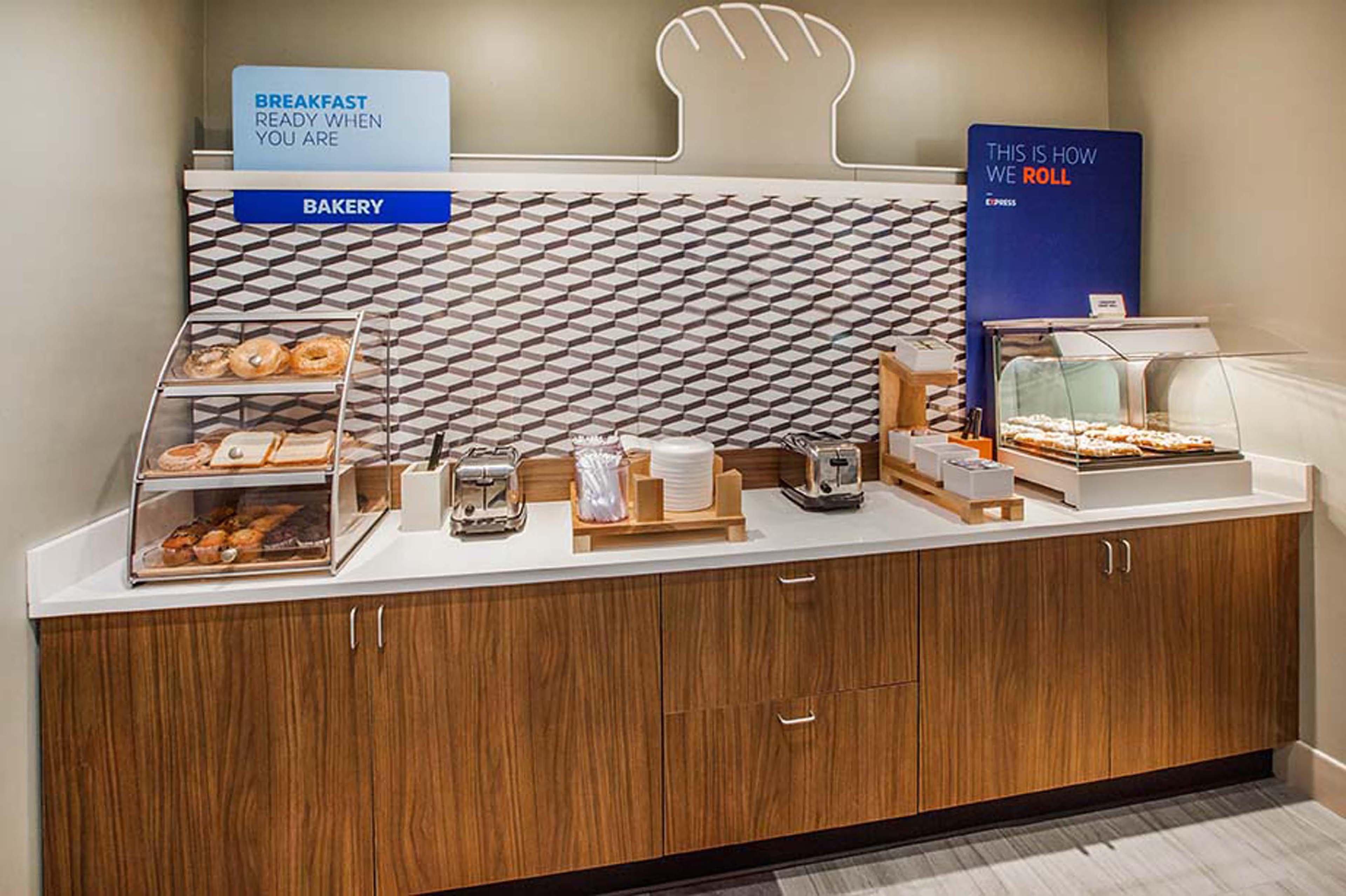 Holiday Inn Express Hotel & Suites Vacaville By Ihg Bagian luar foto