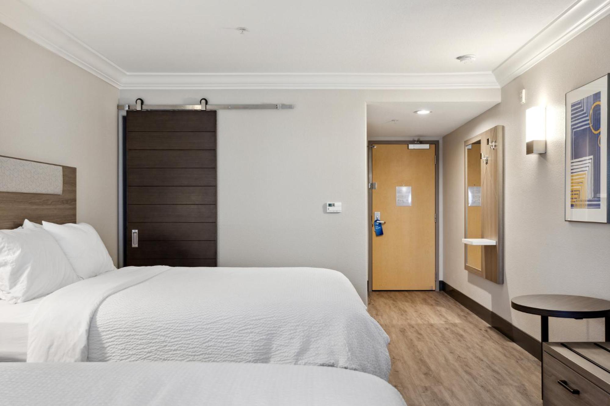Holiday Inn Express Hotel & Suites Vacaville By Ihg Bagian luar foto