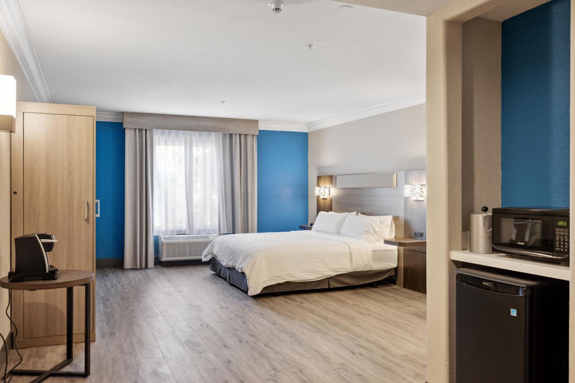 Holiday Inn Express Hotel & Suites Vacaville By Ihg Bagian luar foto