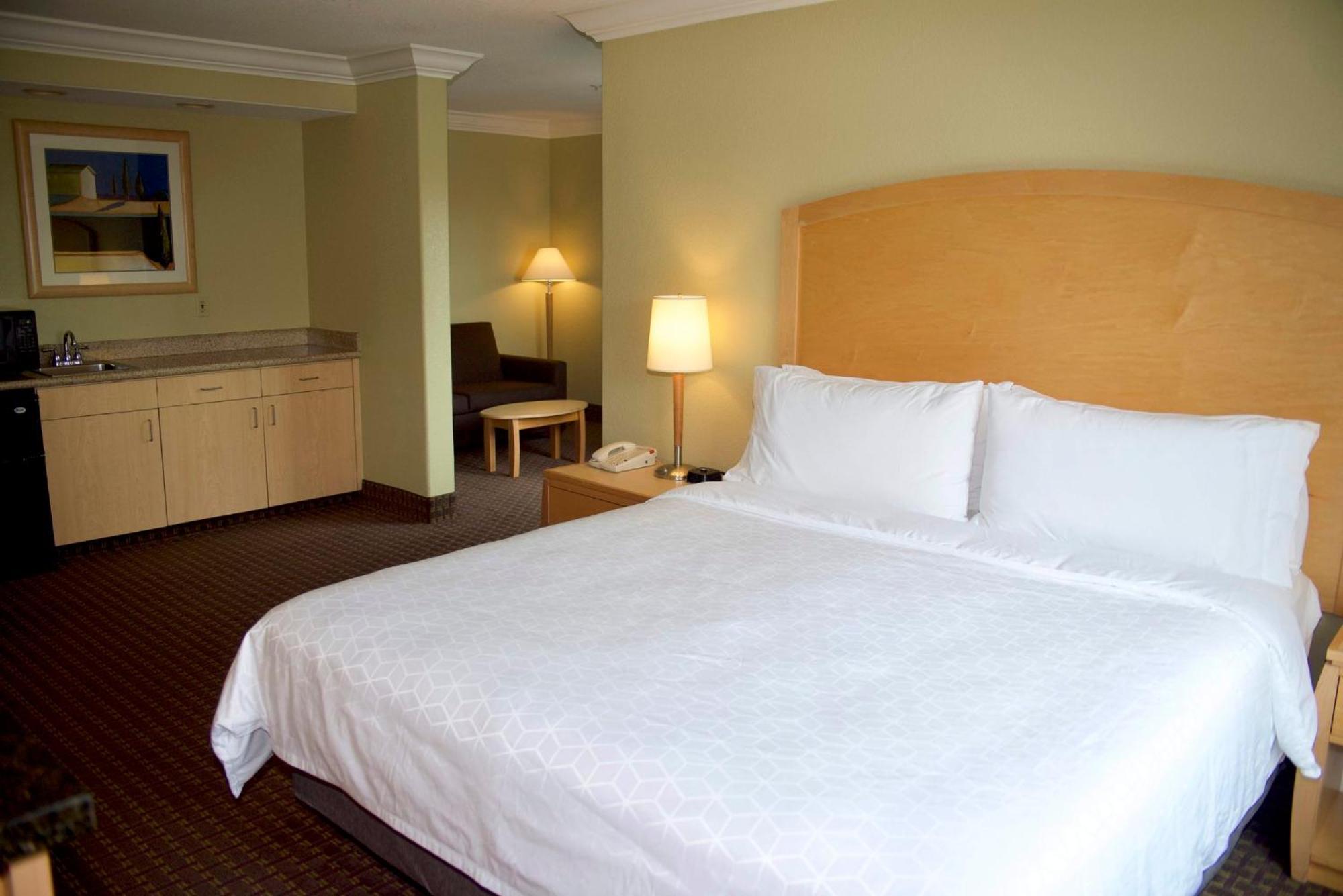 Holiday Inn Express Hotel & Suites Vacaville By Ihg Bagian luar foto