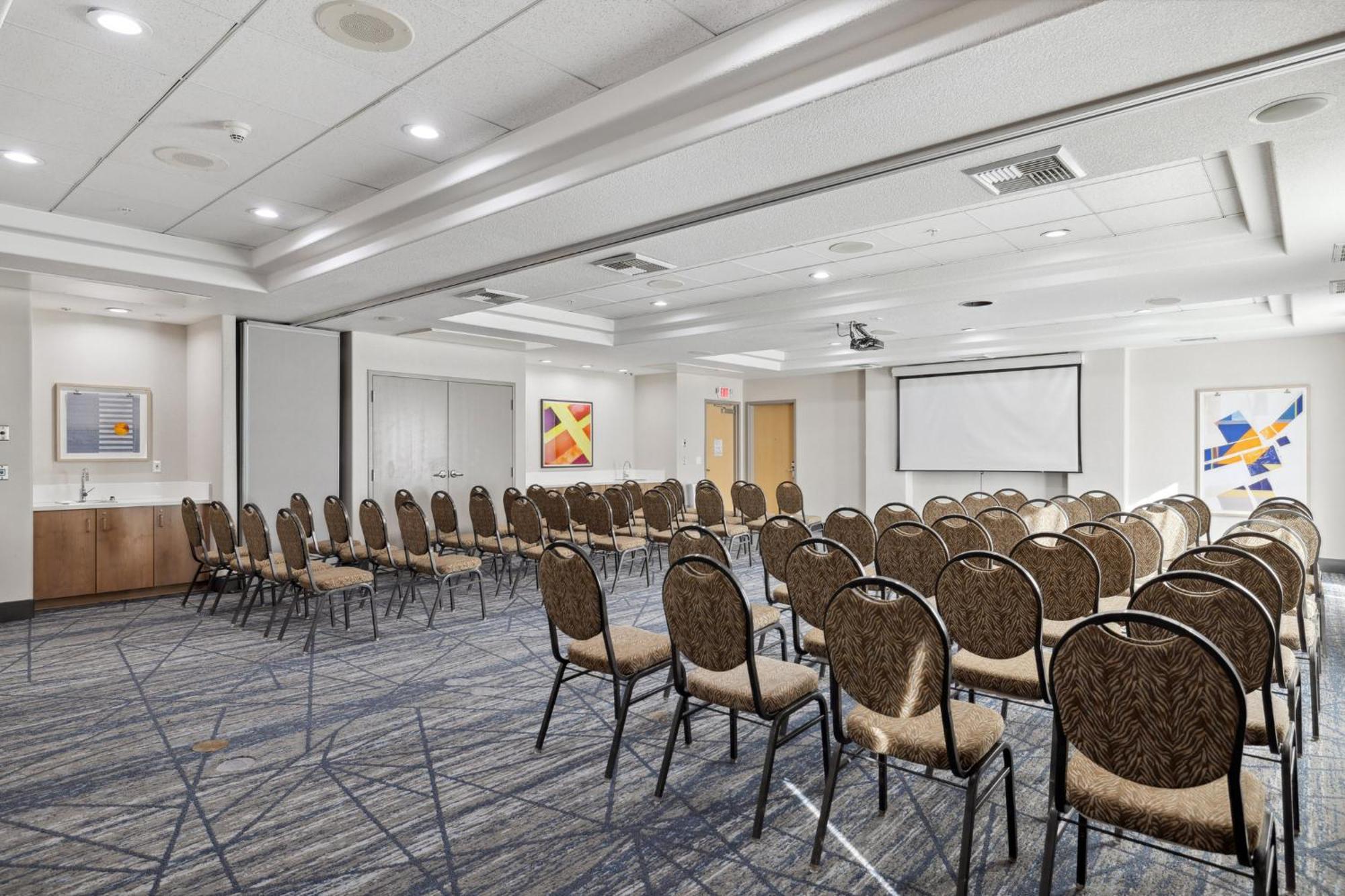 Holiday Inn Express Hotel & Suites Vacaville By Ihg Bagian luar foto
