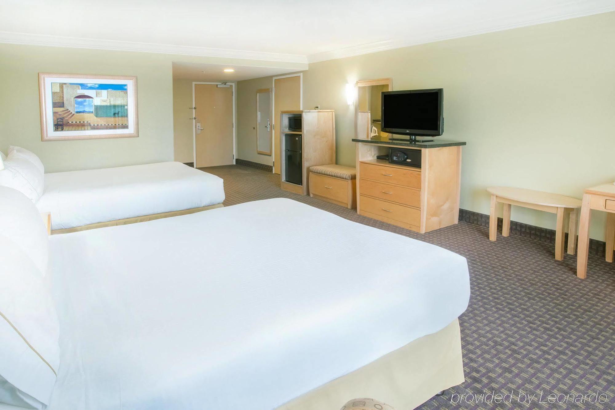 Holiday Inn Express Hotel & Suites Vacaville By Ihg Bagian luar foto