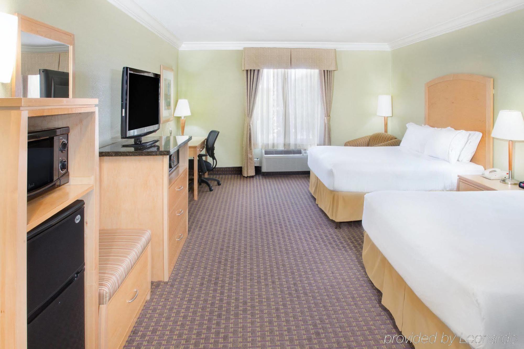Holiday Inn Express Hotel & Suites Vacaville By Ihg Bagian luar foto